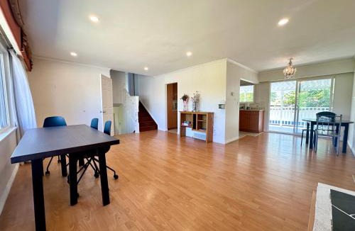Richmond House | Beautiful Place with Kitchen, Washing Machine and Internet Near YVR Airport, Transit and Shopping Mall