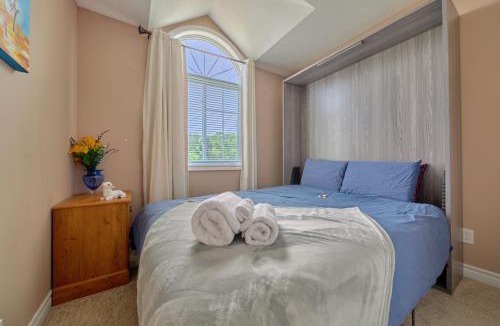 Meaford House | Family friendly summer getaway, short walk to beach, restaurants, etc.