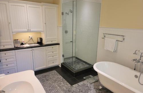 Shaughnessy House | Shaughnessy Heritage Manor on Vancouver's Westside free housekeeping optional