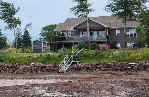 Stratford Apartment | Scenic Harbour View House Waterfront