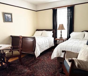 Sydney Bed & Breakfast | Royal Hotel Sydney