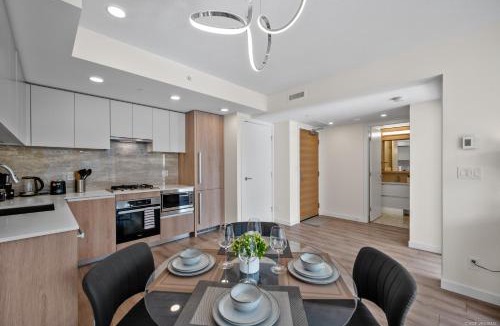 Richmond City Centre Apartment | Stylish and Tranquil Retreat in Richmond City Center