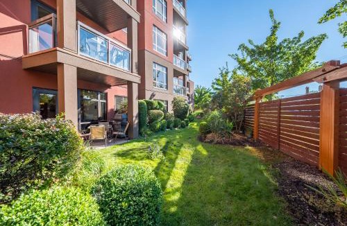 South Pandosy Apartment | Resort Style Living with Private Lawn and Patio