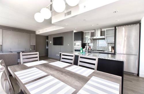 Downtown Victoria Apartment | Waterfalls Hotel in Downtown With Stunning Views!