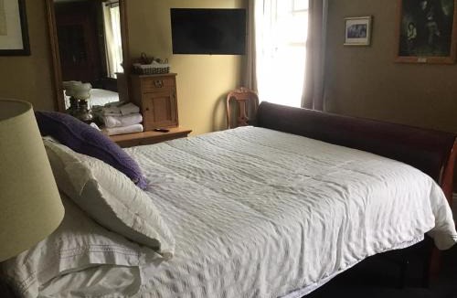 Little Bras d'Or Bed & Breakfast | Celtic Mansion Annfield Manor
