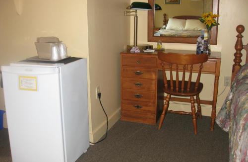 St. Andrews Hotel | Picket Fence Motel