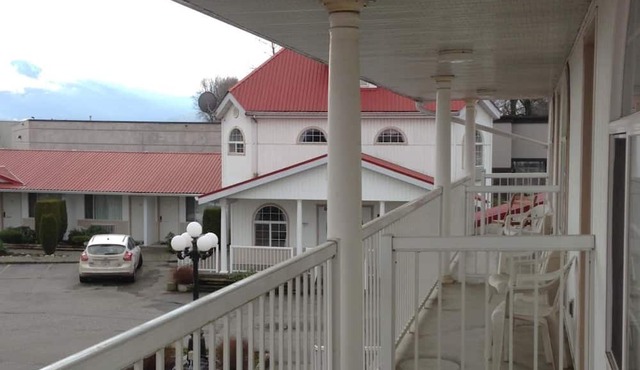 Rainbow Motor Inn