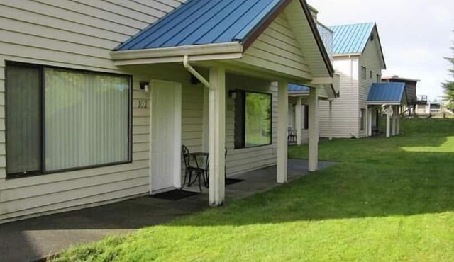 Whale's Tail Guest Suites