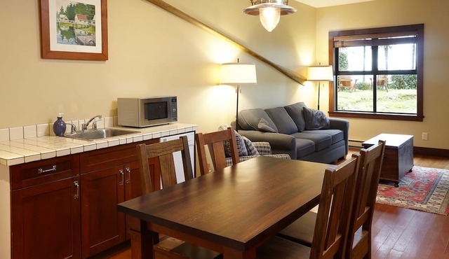 Middle Beach Lodge