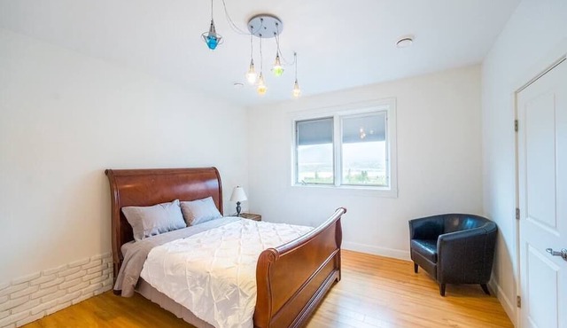 *Spacious 6 Bedroom House in Penticton