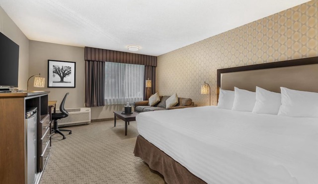 Best Western Plus Country Meadows Inn