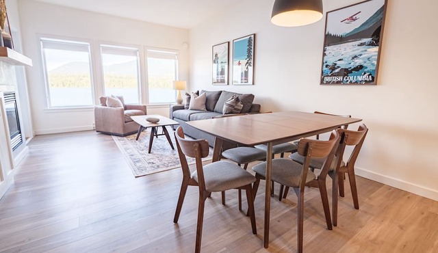 Waters Edge Shoreside Suites