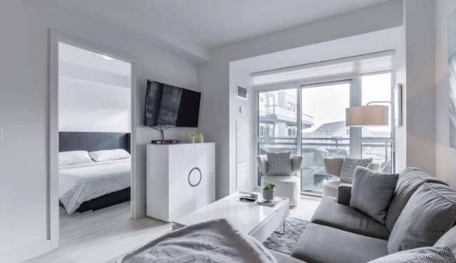 StunningStayz Luxury 2 King Beds Friday Harbour Resort Lake Simcoe GOLF & BOAT