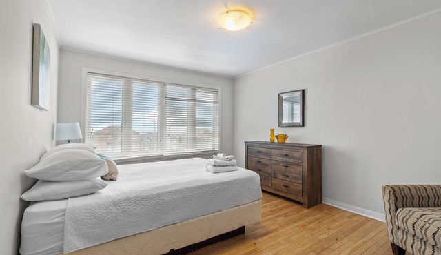 Modern 2BR Suite Parking Laundry