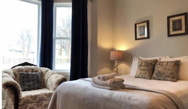 Leaside Executive Two-Bedroom Standard Apartment