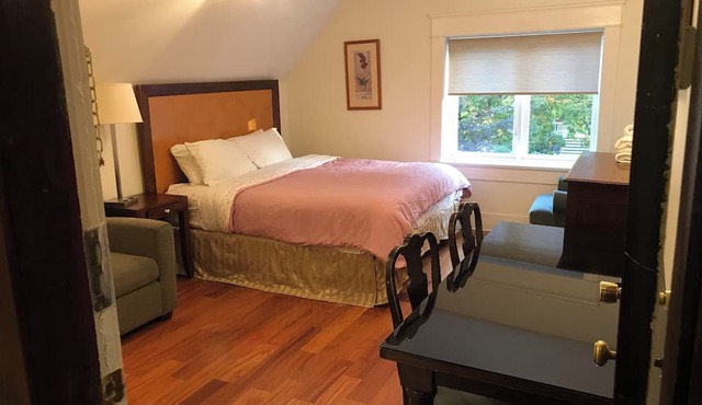 West Broadway guesthouse