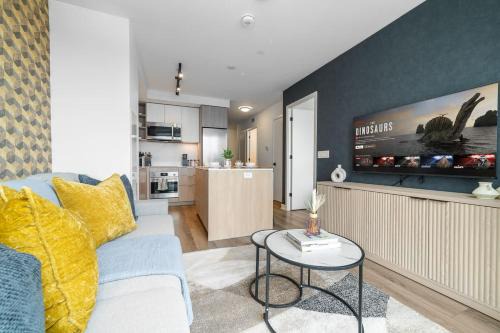 Bright & Modern 1BR Condo Balcony