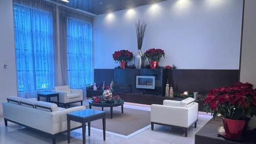Home stay - Room with Yonge Street view and 3 Star Hotel Amenities