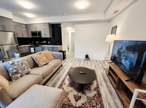 Entire Luxury Suite 4 Mins to Falls Free Parking