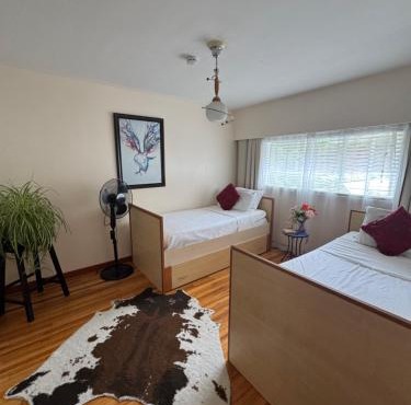Cozy Rooms West Vancouver