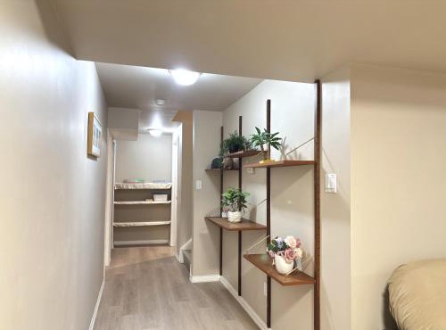 Spacious 2-BR Basement Suite Near Lake Simcoe & Beach Park