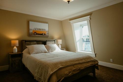 Modern Townhouse in the Heart of Downtown