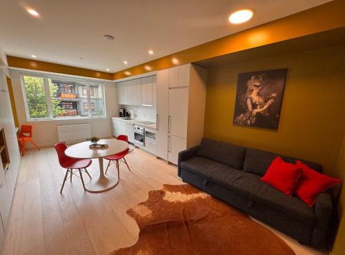 The Powder Room - Ski-In Ski-Out Studio Suite at RED Mountain, Rossland
