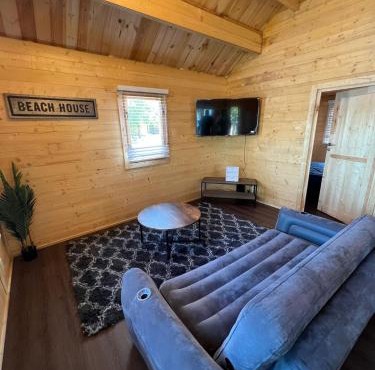 2 Bedroom Beach Side Cottage on Muskoka Shores