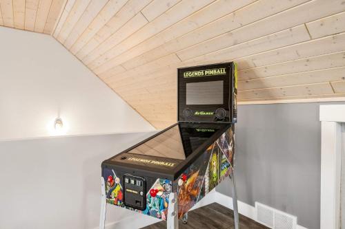 Radiant Retreat -Spacious Home - Heart of Radium!