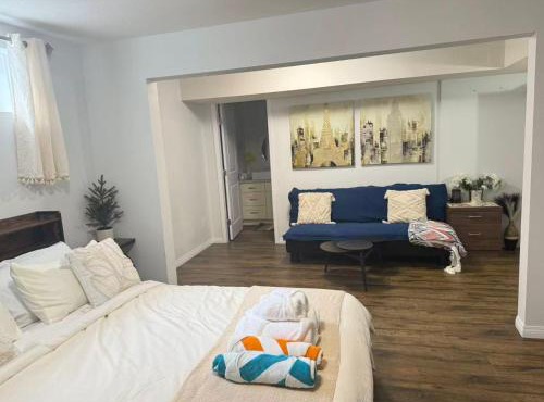 Park side Basement 2 bedroom suite