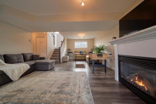 Family friendly summer getaway, short walk to beach, restaurants, etc.
