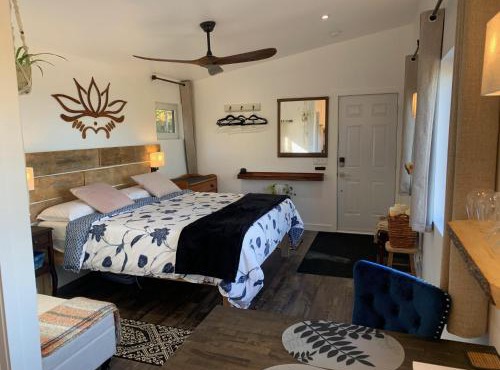 The Snuggy - NEW! Oceanview - Private - Eco-Lux - King Bed - Adults Only!