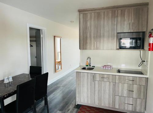 Borden Inn and Suites